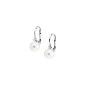 Leverback earrings with Akoya pearls and diamonds