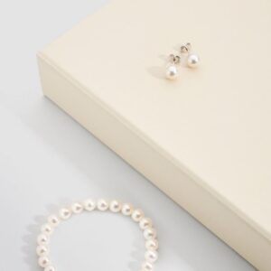 AA Akoya "infinity" set: bracelet and earrings