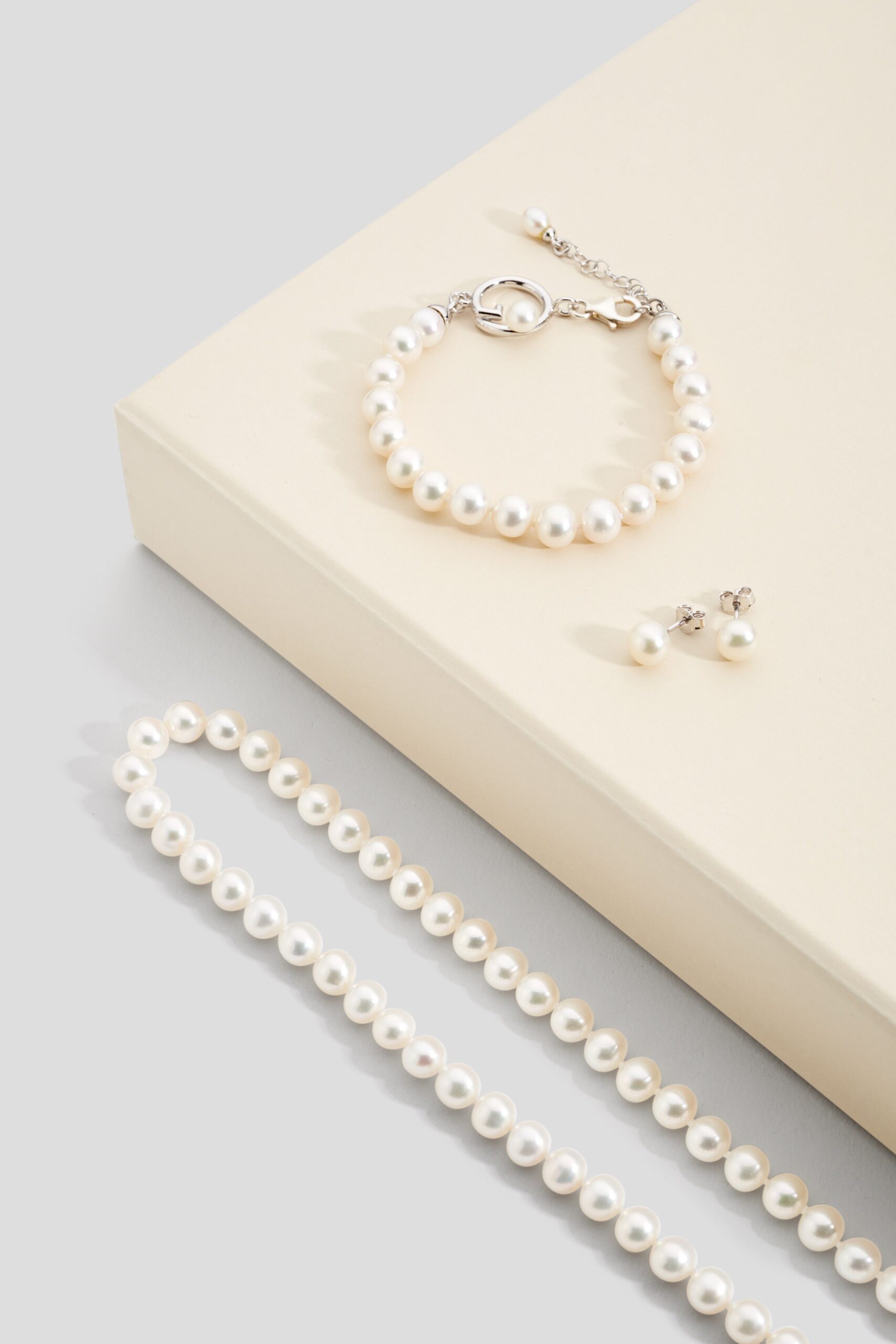 Kyoto pearl necklace store and earring set