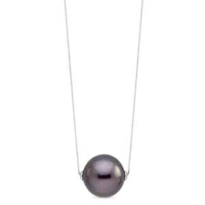 Gold chain and Tahiti pearl