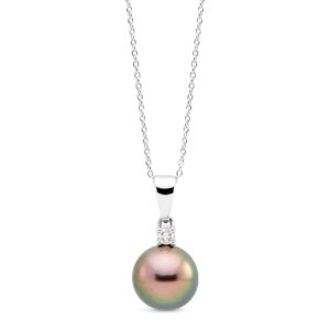 Necklace with Tahiti pearl and diamond pendant