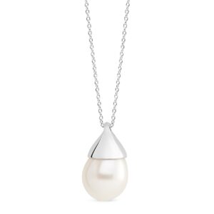 Pendant with white drop pearl