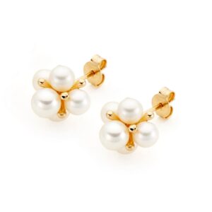 Stud earrings with cluster of white pearls