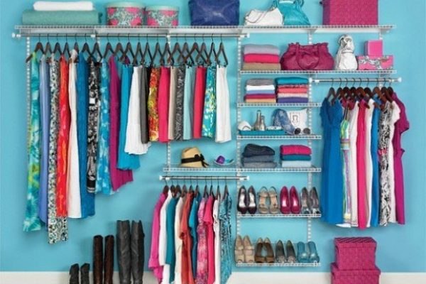 Come to discover the four things that every woman must have in her wardrobe!_1