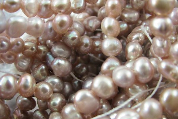 How much does a pearl necklace cost