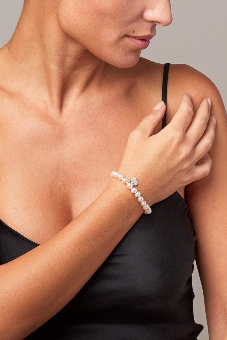 Parure collana, orecchini e bracciale: l’eleganza intramontabile delle perle