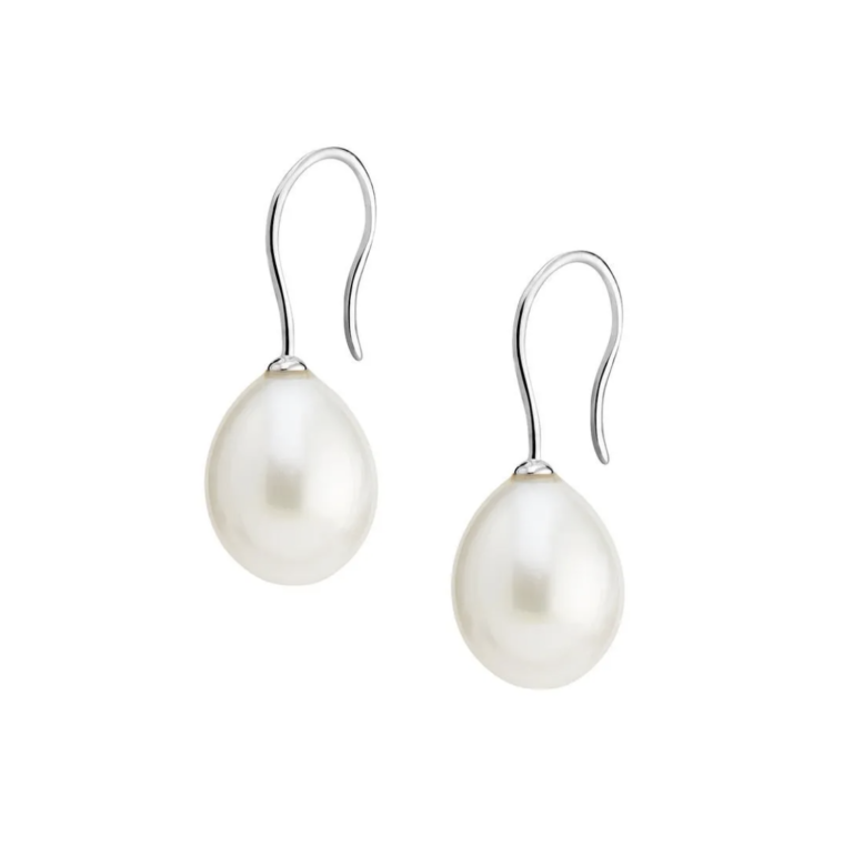 Orecchini ad amo con perle: quali sono le caratteristiche di questi orecchini pendenti?￼