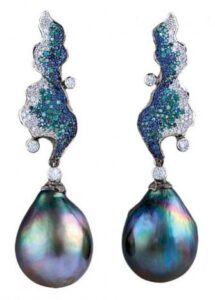 Tahitian barouque earrings