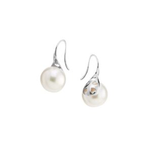 Orecchini con perle d'acqua dolce su amo a coppetta
