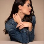 Orecchini ad amo in oro con perle barocche - Genisi - GP_289_I_2.jpg