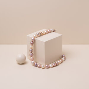 Collana multicolor con perle semibarocche Ming