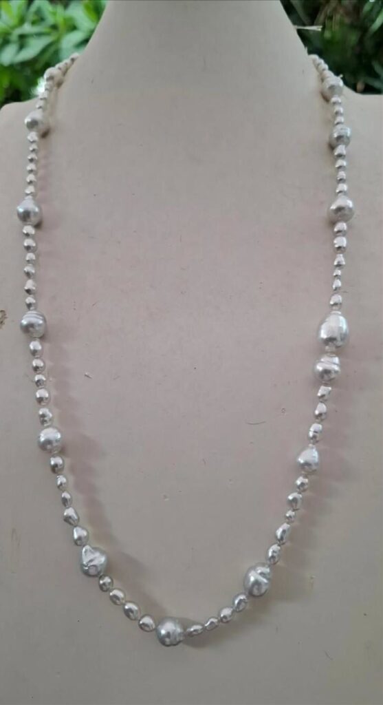 Collana perle akoya barocco colore naturale grigio argento