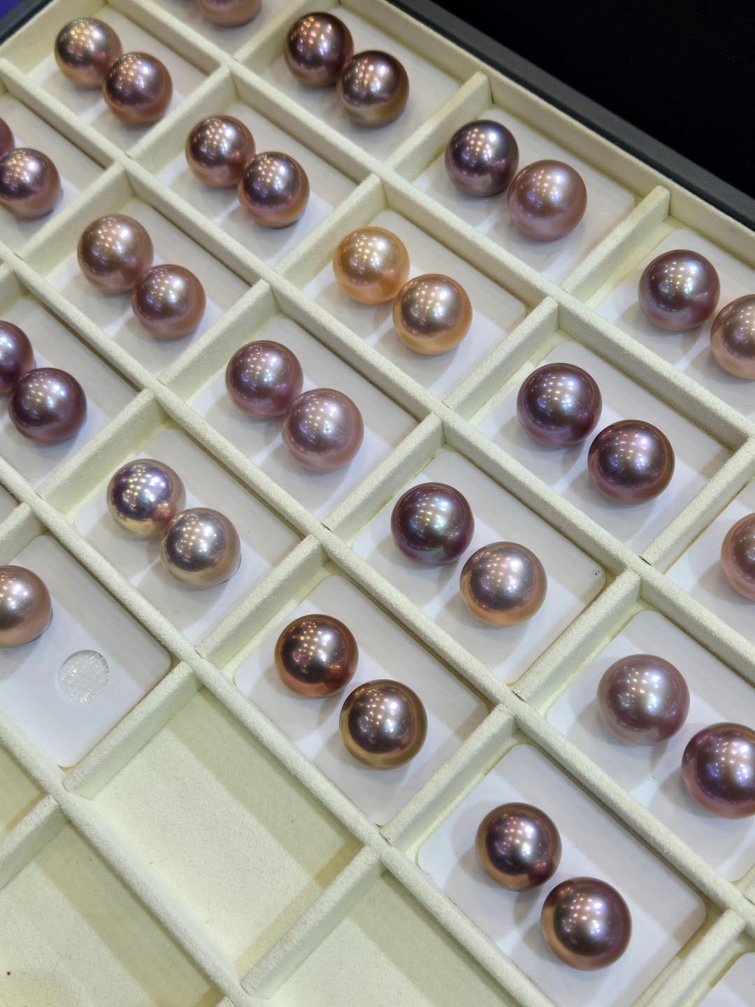 Perle di diverse dimensioni e colori naturali ming