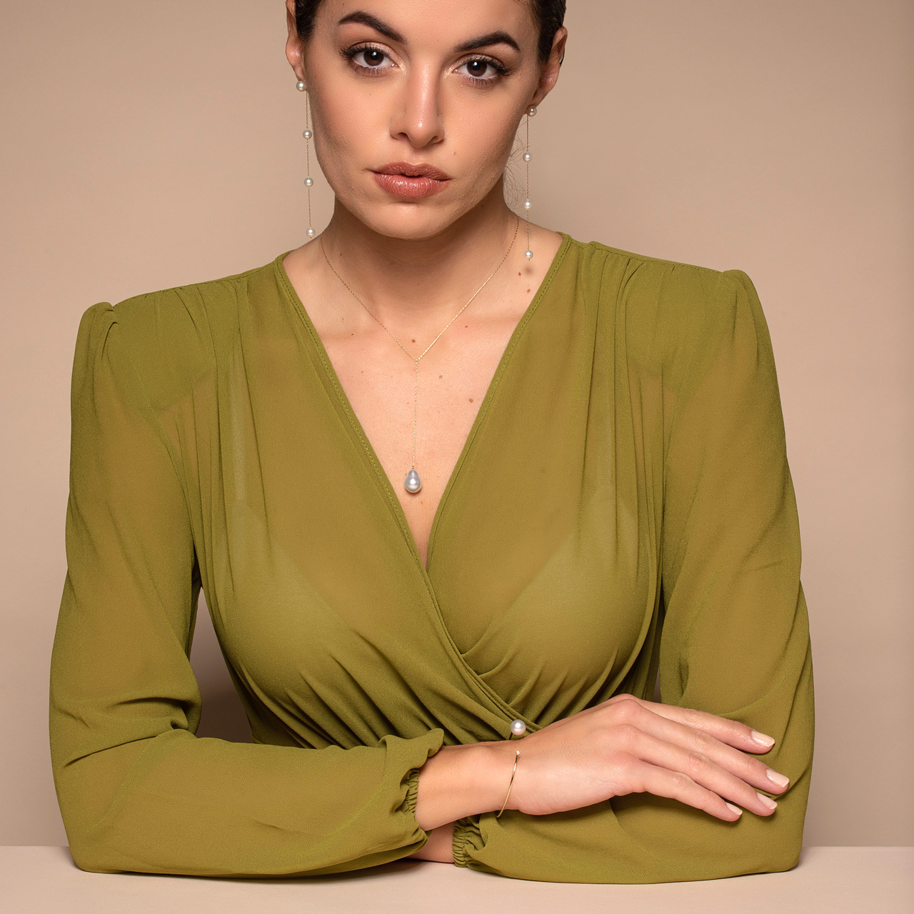 Perle in autunno Collana a Y con perla a goccia e orecchini lunghi di perle